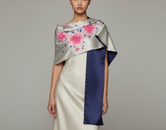How to Tell If a Silk Scarf Is Real: Check Before Buying Online